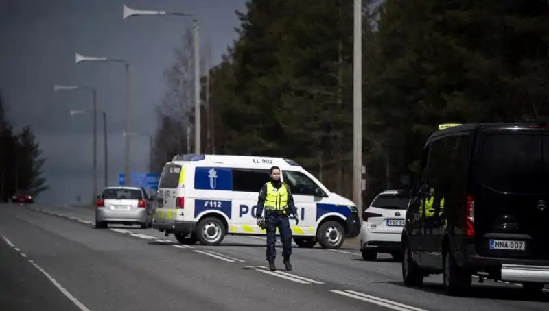 Finlandiya'da Okulda Bıçaklı Saldırı: 3 Öğrenci Yaralandı