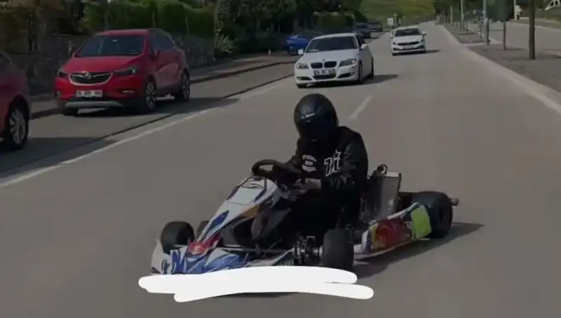 Go-Kart Sürücüsünden Tehlikeli Drift Gösterisi: Yola Çıktı, Korkuttu!