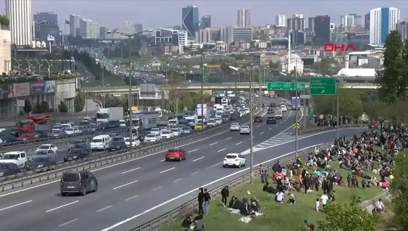 Deprem Sonrası İstanbul'da Trafik Yoğunluğu Yüzde 56 Arttı: Nedenleri ve Sonuçları