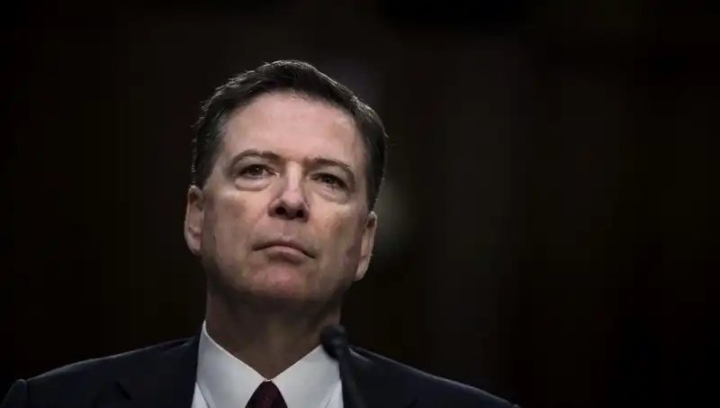 FBI Eski Şefi'nden Trump'a Gizemli Paylaşım: 4 Rakamla Tehdit Mi Edildi?
