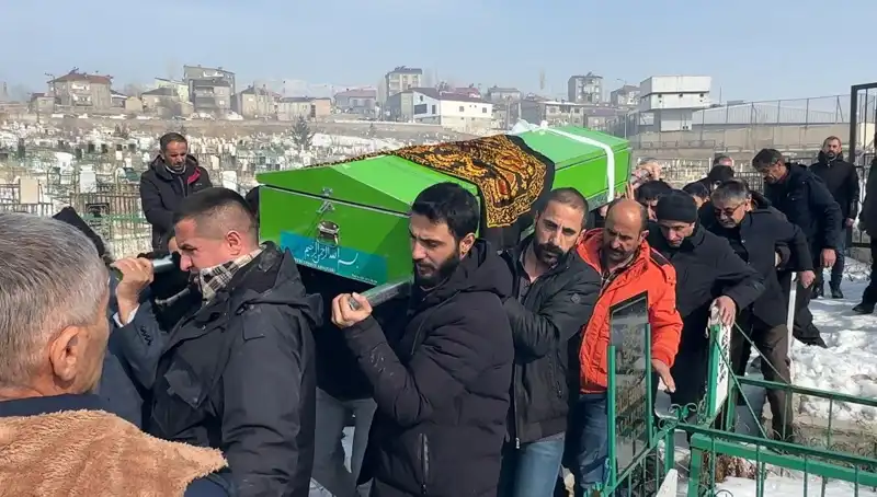 Elektrik Akımına Kapılan Genç Kız Hayatını Kaybetti: Cenazesi Toprağa Verildi