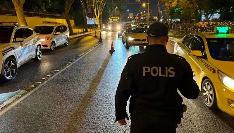 İstanbul'da Huzur Operasyonu: Bin 500 Kişi Gözaltına Alındı