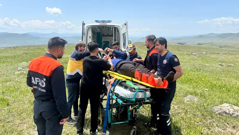 Kayalıklarda Düşen Çobanın Hayatı İçin Şok Kurtarma Operasyonu