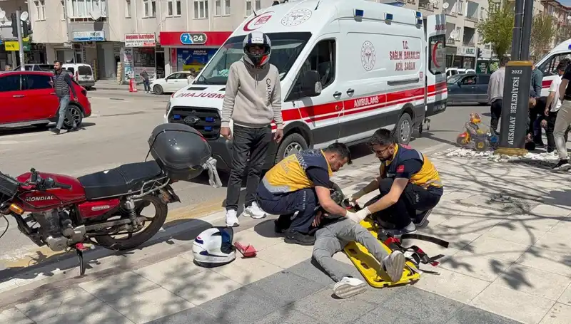 Aksaray'da Motosiklet Kazası! İki Kişi Yaralandı