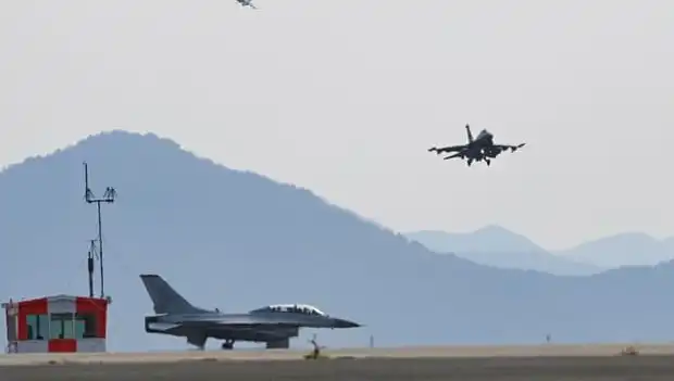 Güney Kore'de Askeri Tatbikat Skandalı: Savaş Uçağı Köyü Bombaladı