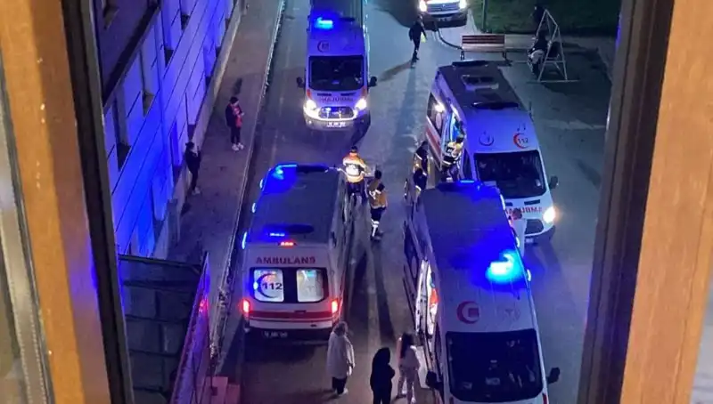 53 Öğrenci Akşam Yemeğinden Zehirlenerek Hastaneye Kaldırıldı!