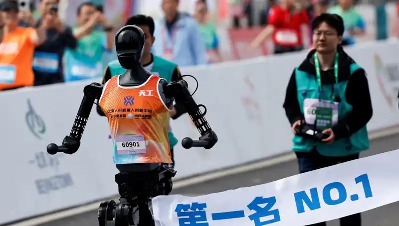 Çinli Robotlar İnsanları Geride Bırakarak Maraton Koştu: Yapay Zeka Yarışı