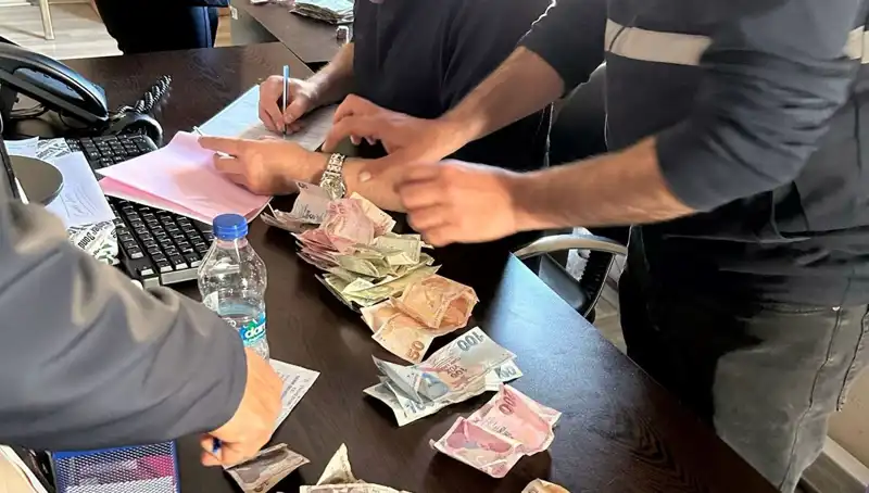 Antalya'da Dilencilik Çetesi Çökertildi: 19 Bin Lira Ele Geçirildi