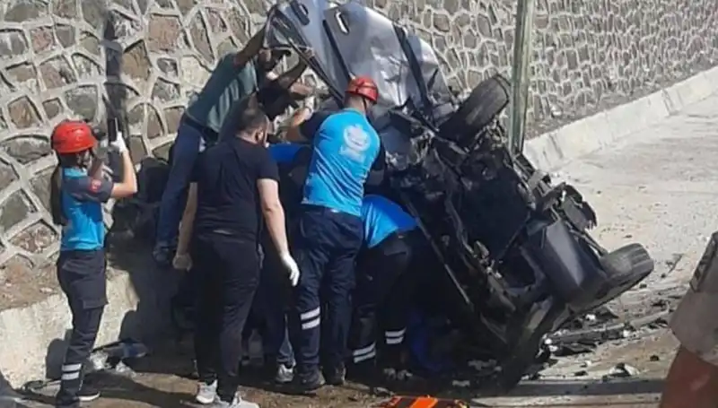 Tunceli'de Kafa Kafaya Çarpışma: Feci Kazada Can Kaybı ve Yaralılar
