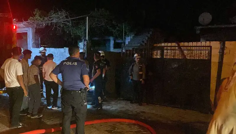 Aile Evinin Yangını, Polis Müdahalesi ile Linçten Kurtuldu