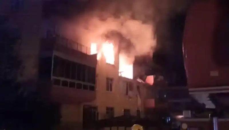 Konya'da Doğalgaz Patlaması: Dört Katlı Bina Sarsıldı, 12 Yaralı