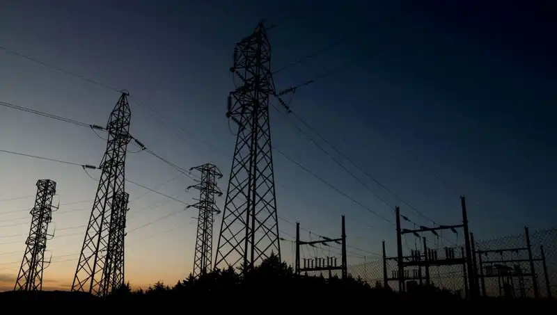 İzmir'de Beklenmedik Elektrik Kesintileri: Ödemiş, Torbalı ve Bayındır Etkilendi