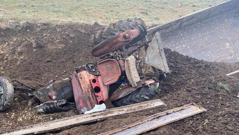 Kayseri'de Kontrolden Çıkan Traktörün Şarampole Yuvarlanma Anı Kamerada
