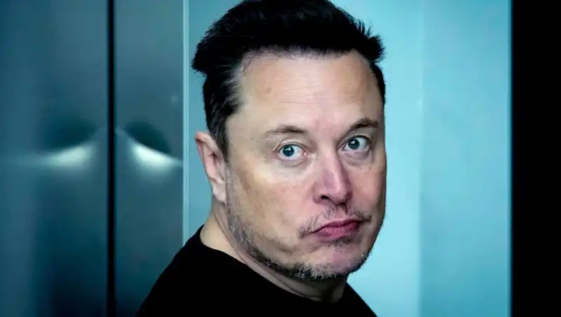 Elon Musk'ın En Büyük Korkusu Gerçekleşiyor: Otonom Araçlar ve Gelecek