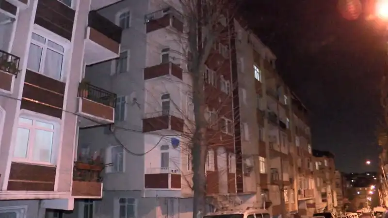 Panik Dolu Anlar: Altı Katlı Binada Şaşırtan Sesler Apartmanı Tahliye Ettirdi