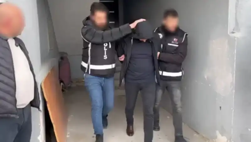 Dört İlde Çete Operasyonu: Silah ve El Bombaları Ele Geçirildi