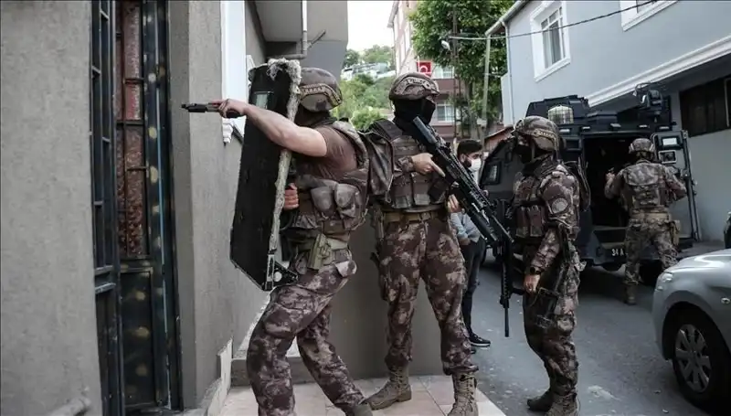 İstanbul'da DAEŞ’e Yönelik Düzenlenen Operasyonda 20 Kişi Gözaltına Alındı!