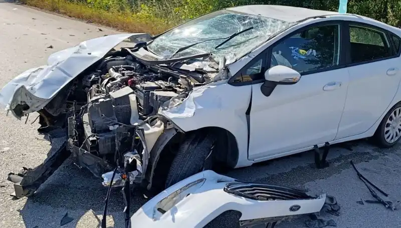 Çanakkale'de Feci Trafik Kazası: İki Yaralı, Hayat Kurtaran Müdahale