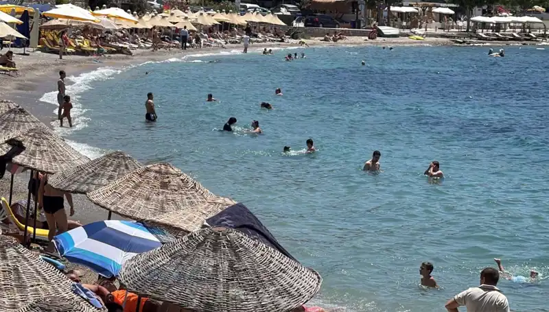 Sıcak Hava Dalgası: Vatandaşlar Plajlara Akın Etti