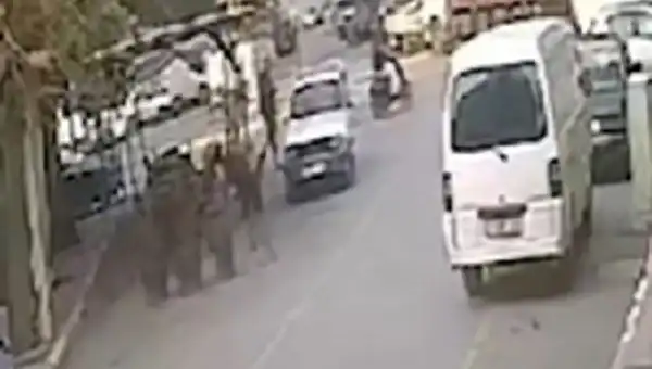 İzmir'de Motosiklet Hırsızlığına Son Veren Cesur Müdahale