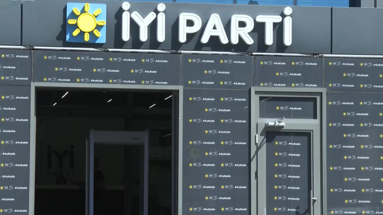 Ünal Karaman'dan şok istifa!