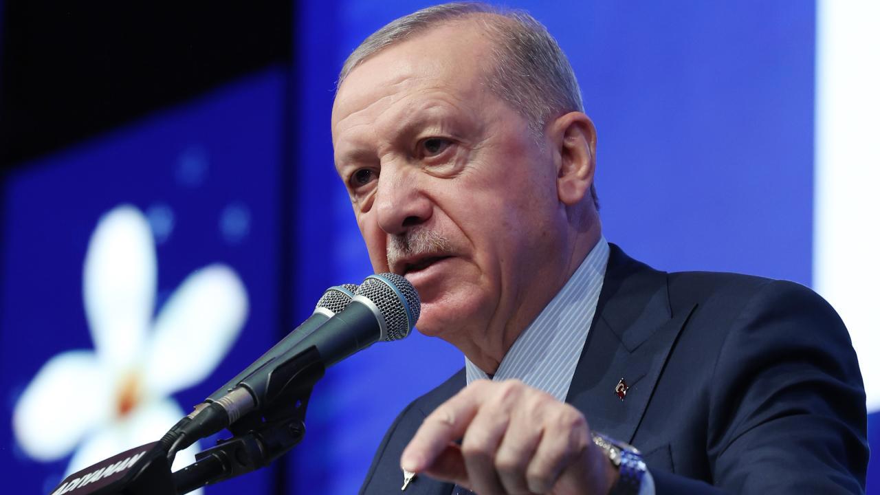 Erdoğan: Deprem bölgesinde evine girmeyen vatandaşımızı bırakmayacağız
