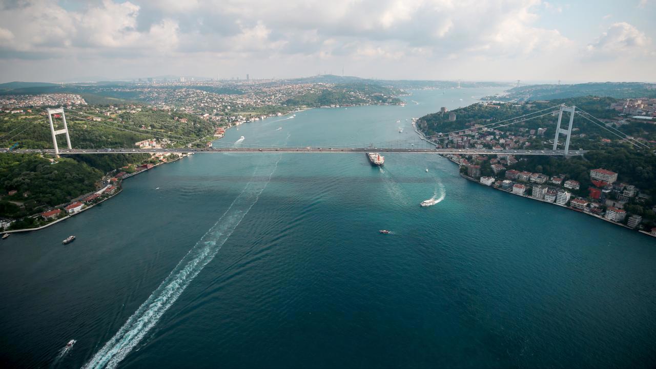 İstanbul Boğazı'nda Gemi Trafiği Durduruldu!