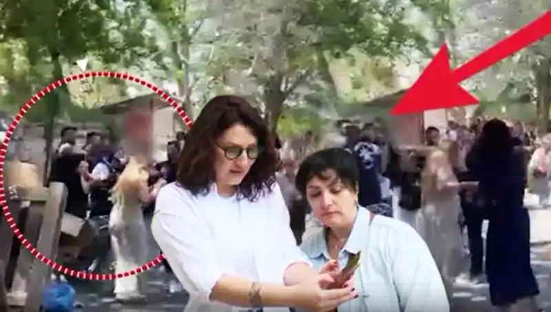 Kadınların Yaza Dolu Dolu Bir Tatili, Çirkin Bir Olayla İğrençleşti