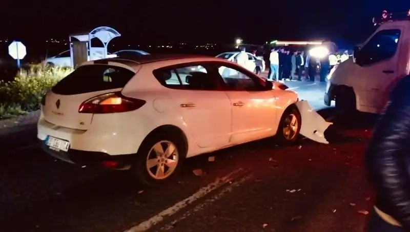 Kafa Kafaya Çarpışma: Trafik Kazasında Bir Ölü, Yedi Yaralı!